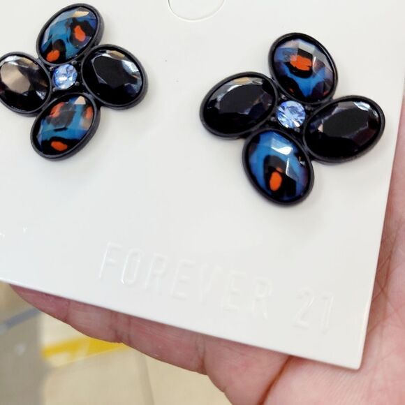 Brand New Forever 21 Blue & Black Flower Earrings - Picture 5 of 7
